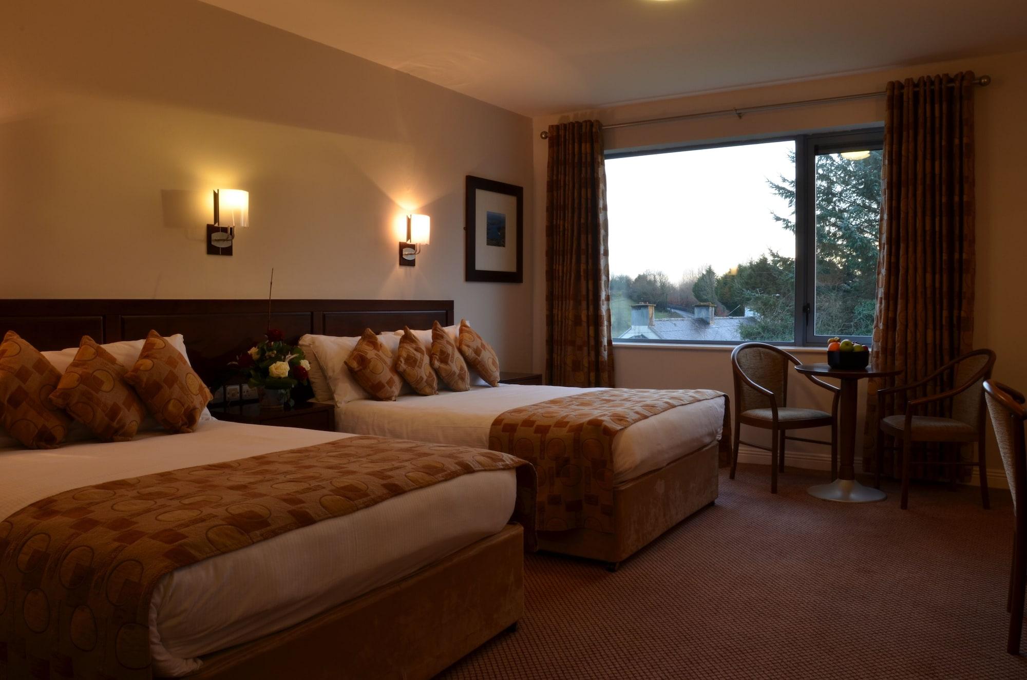 Kiltimagh Park Hotel ภายนอก รูปภาพ